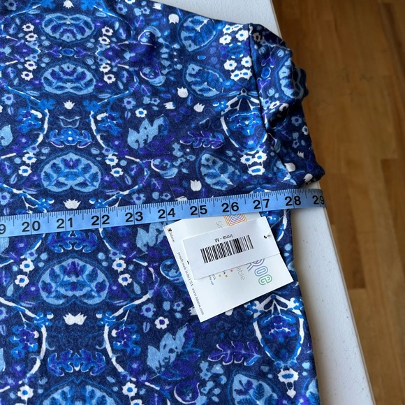 LuLaRoe NWT Irma Tunic | Size M - Picture 5 of 6